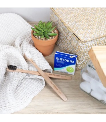Elgydium Eco Escova de Dentes em Madeira Suave